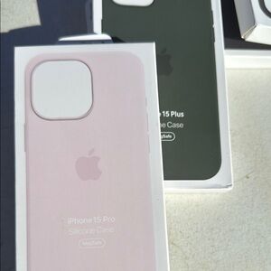 Apple iPhone 15 Pro Silicone Case - Pink